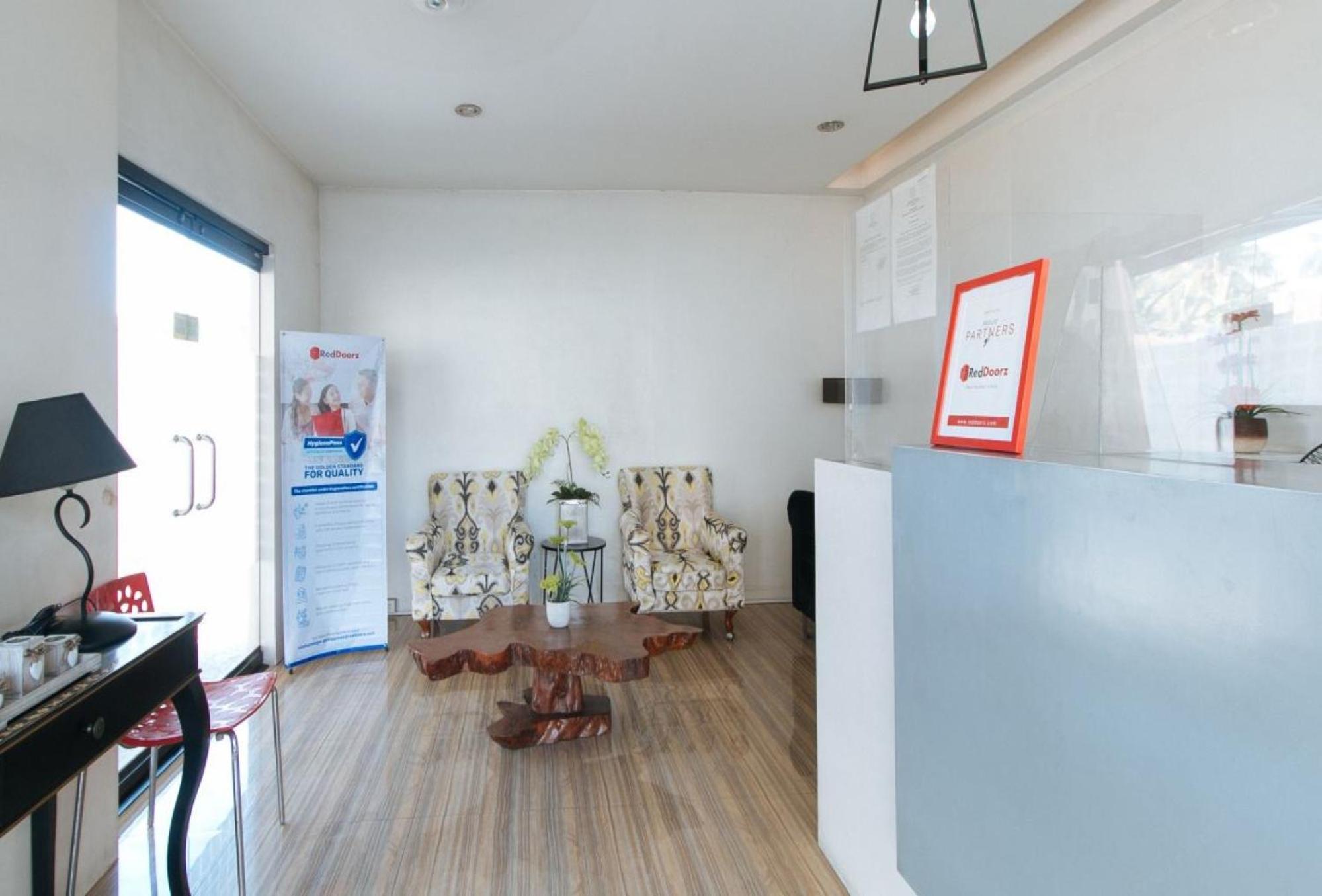 Reddoorz Plus @ Taj Hotel Tuguegarao Kültér fotó
