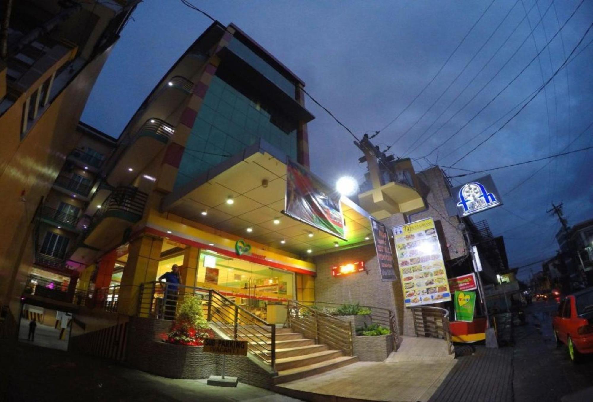Reddoorz Plus @ Taj Hotel Tuguegarao Kültér fotó