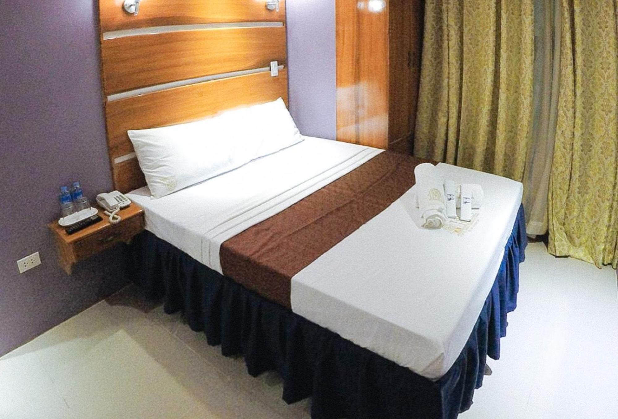 Reddoorz Plus @ Taj Hotel Tuguegarao Kültér fotó