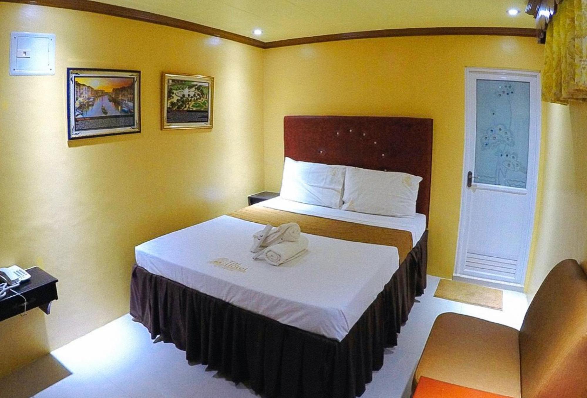 Reddoorz Plus @ Taj Hotel Tuguegarao Kültér fotó