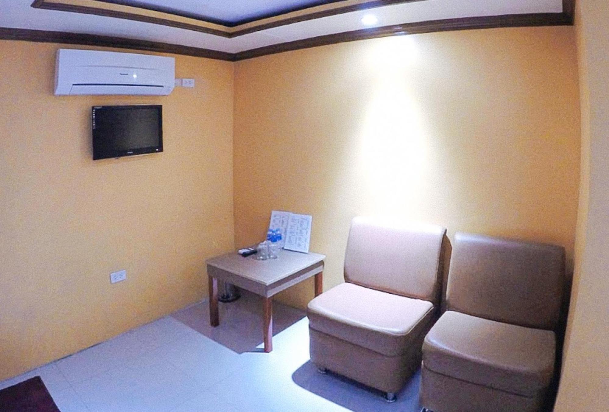 Reddoorz Plus @ Taj Hotel Tuguegarao Kültér fotó