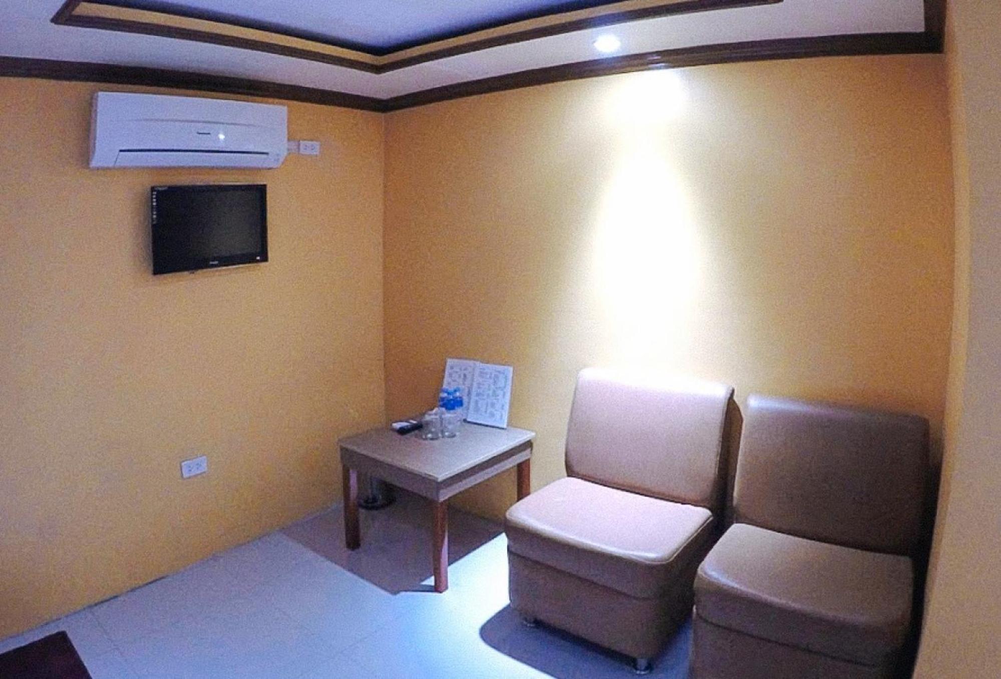 Reddoorz Plus @ Taj Hotel Tuguegarao Kültér fotó