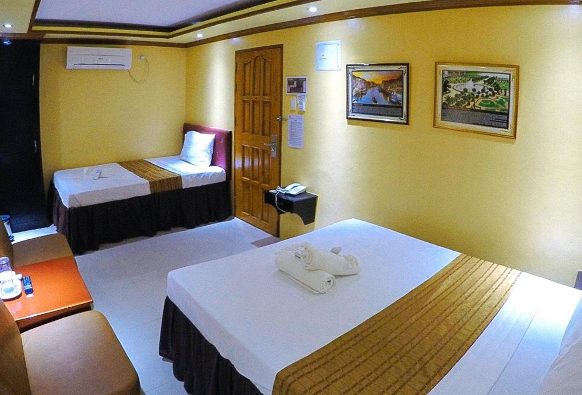 Reddoorz Plus @ Taj Hotel Tuguegarao Kültér fotó