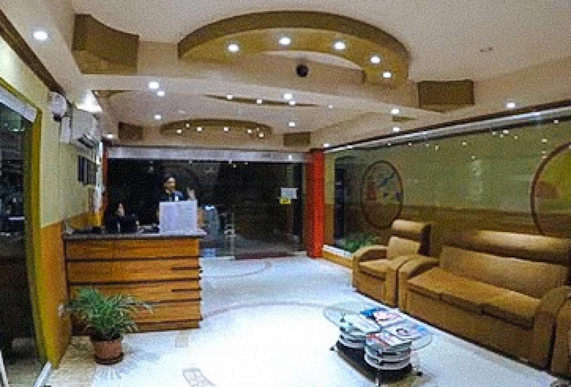 Reddoorz Plus @ Taj Hotel Tuguegarao Kültér fotó
